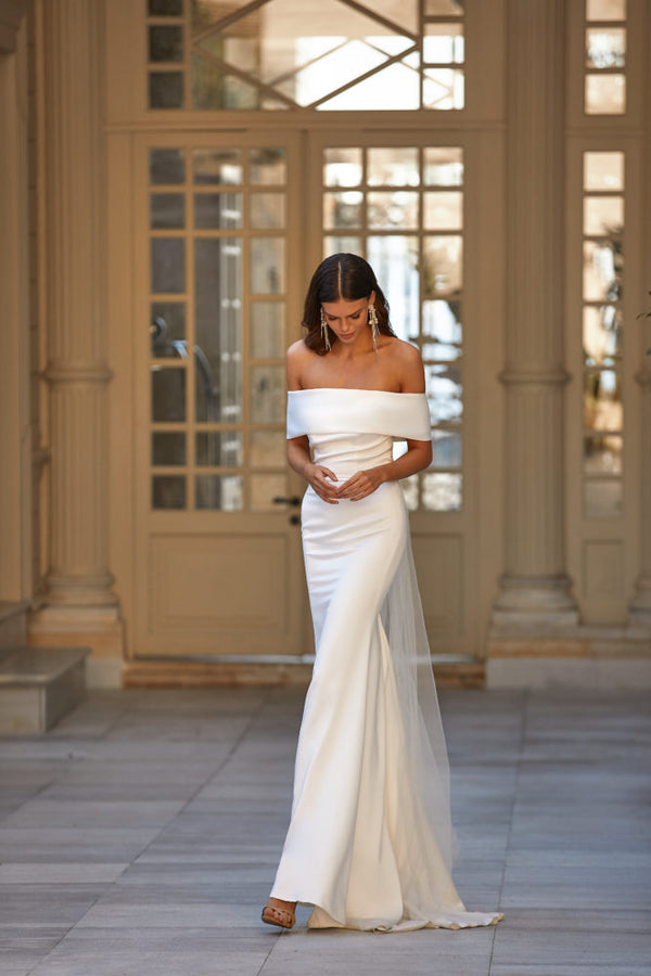 White & Lace Seyra Gown
