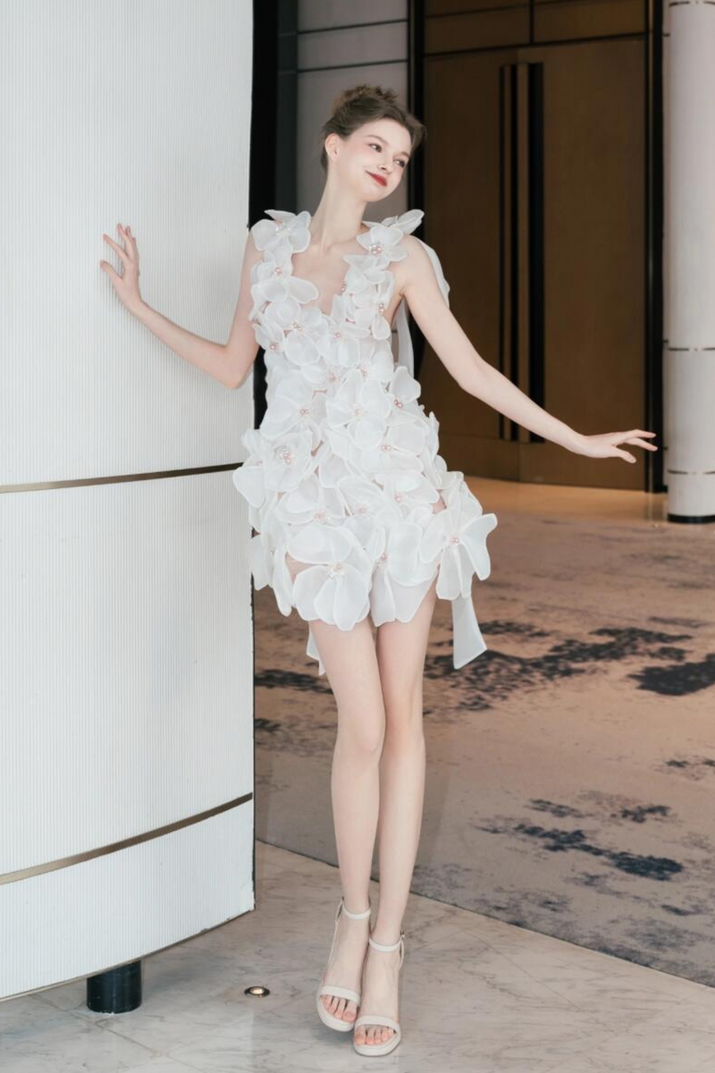 Narong Wynn Floral White Mini Gown