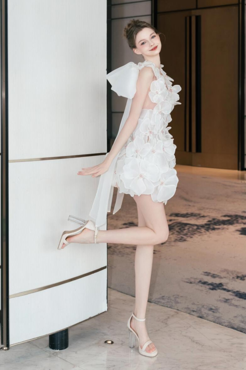 Narong Wynn Floral White Mini Gown