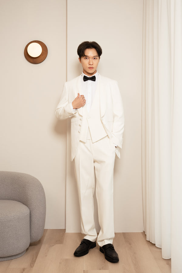 Tuxedo White (BY2025)