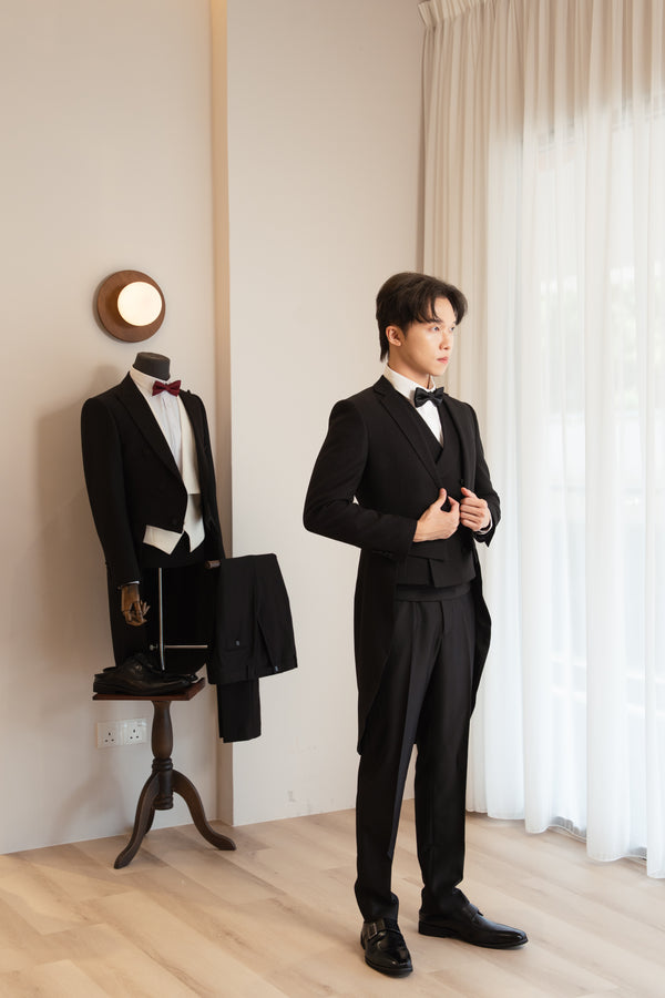 Tuxedo Black (Y002)