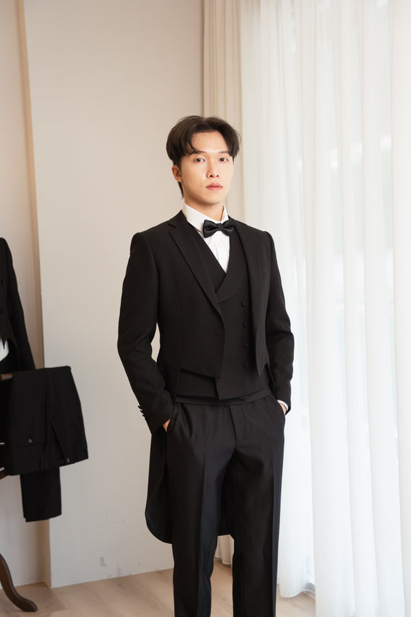 Tuxedo Black (Y002)