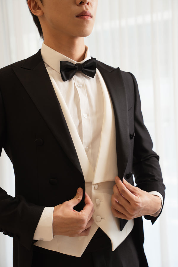 Tuxedo Black & White (M377)