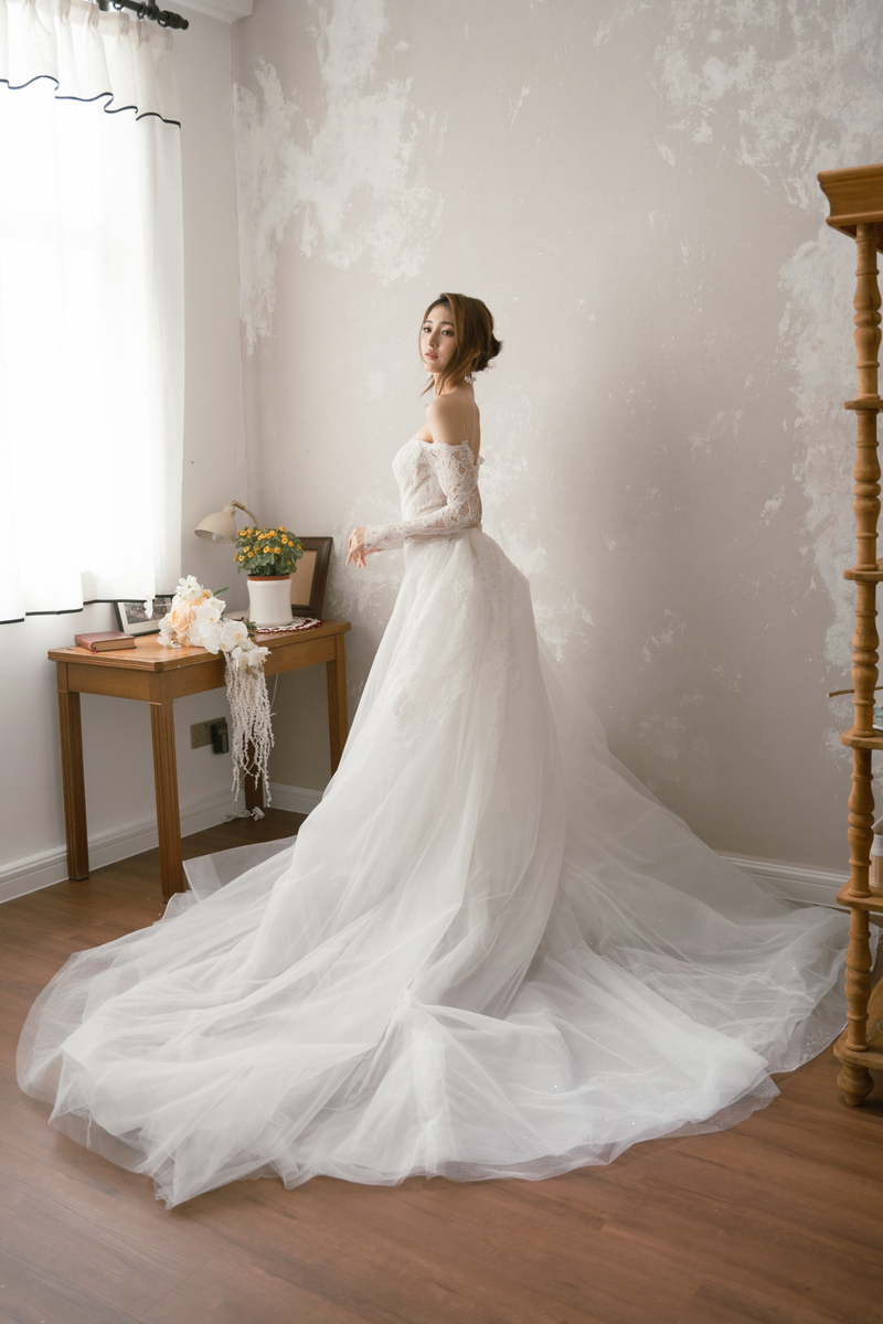 X Adalia Lacey White Mermaid Gown