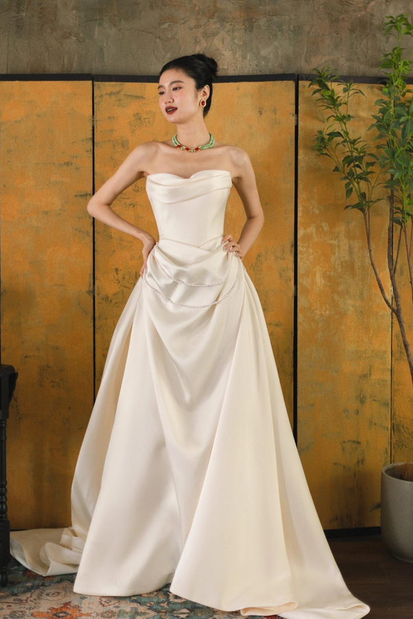 LX Opulent Pearl Satin Couture