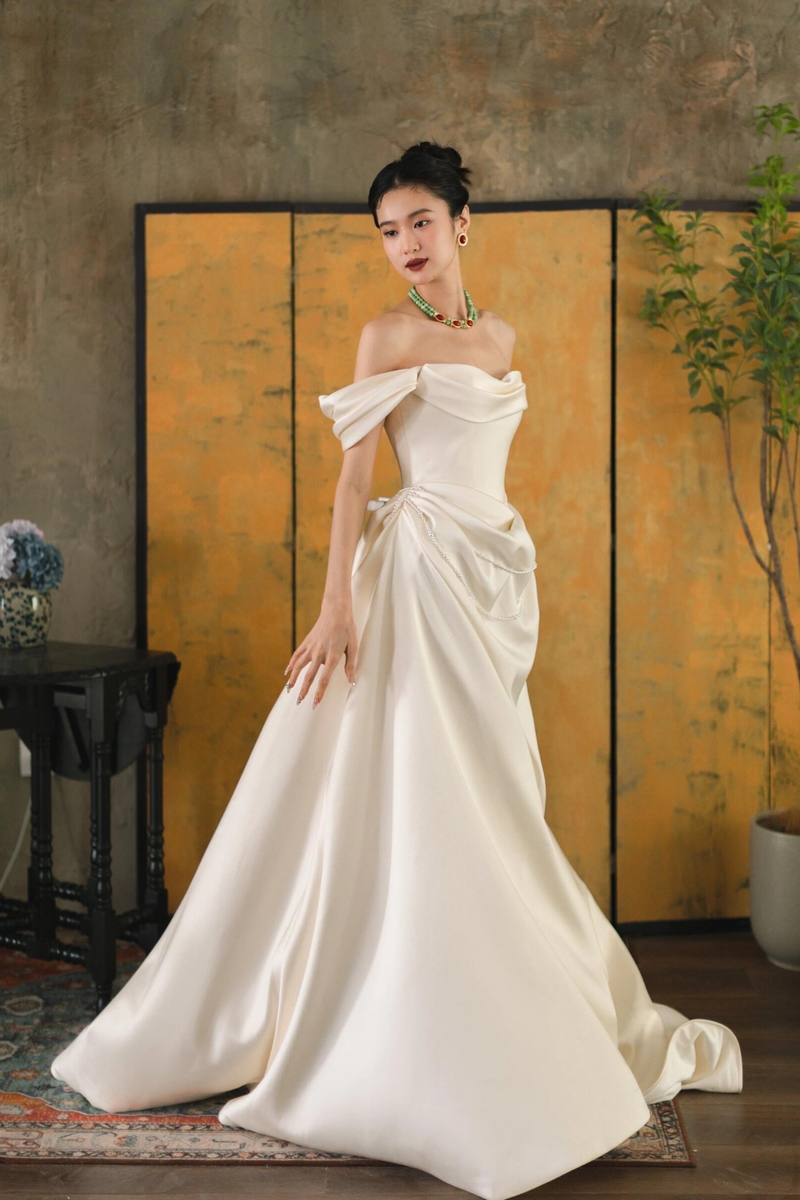 LX Opulent Pearl Satin Couture
