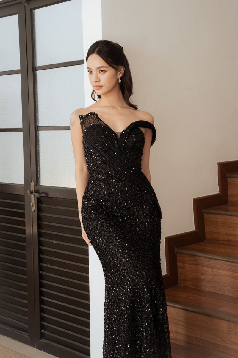 Lior Ribbon Black Shimmering Gown