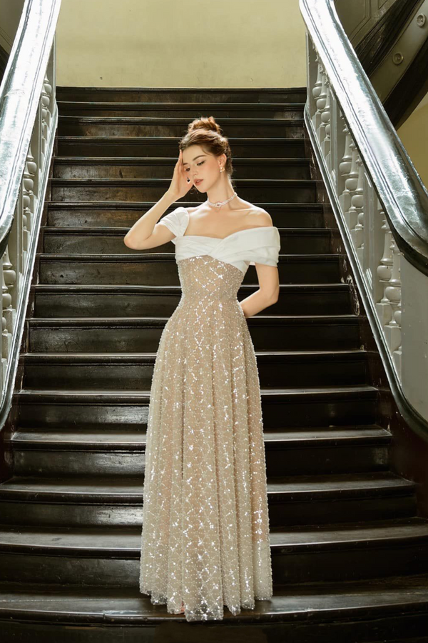 VD CMT Nally Beige Off Shoulder Dress