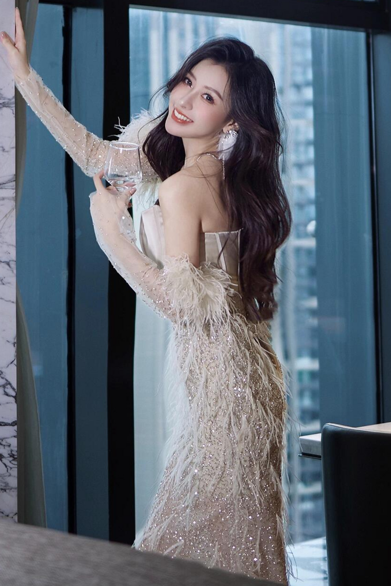 RM Catalina Feather Gown with Gloves