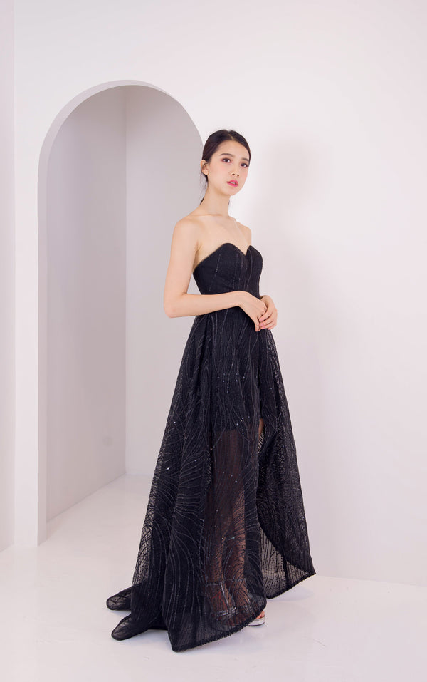 Viola Chan Black Lining Tube Gown